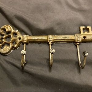Large Skeleton Key Wall Hooks | Rustic Vintage Cast Iron Wall Decor